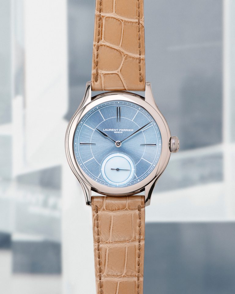 часы Laurent Ferrier Classic Micro-Rotor Ice Blue LCF004.G1.CG7.1